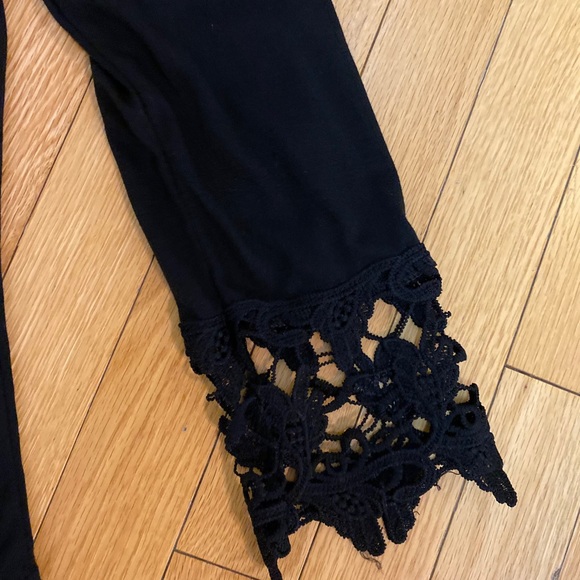 🌷3/$25🌷 Ladies cold shoulder top - Picture 5 of 6